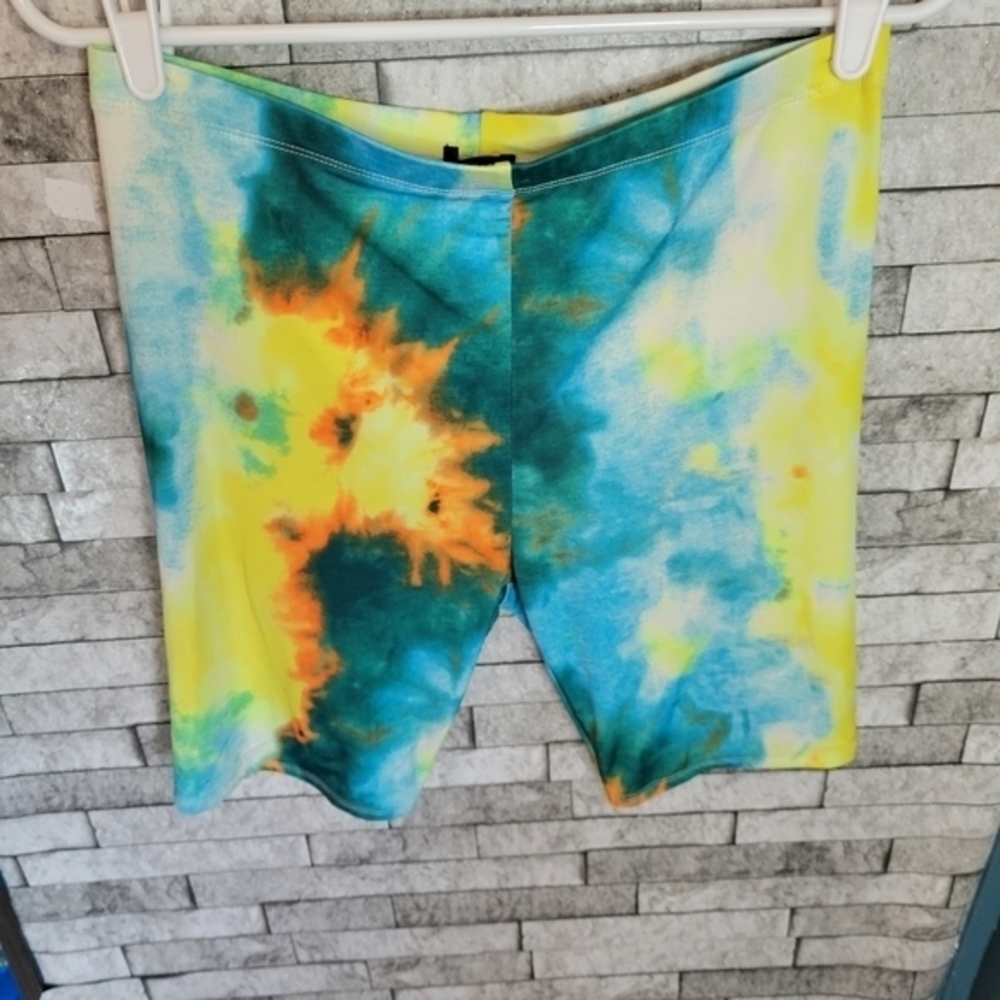 AFRM NWT Size Medium Teal/Yellow Tie‎ Dye Bicycle Shorts